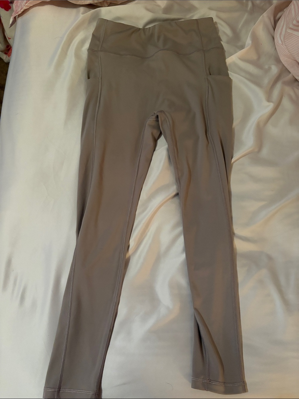 High-Waist Women's Leggings in Taupe